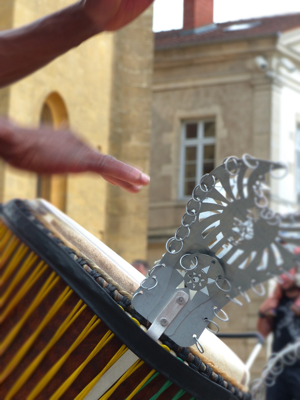mains et tambour